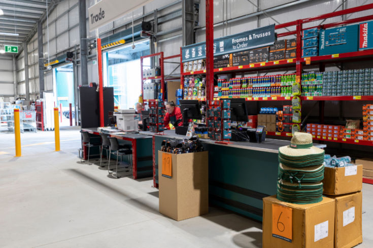Front entrance of Bunnings Portland
