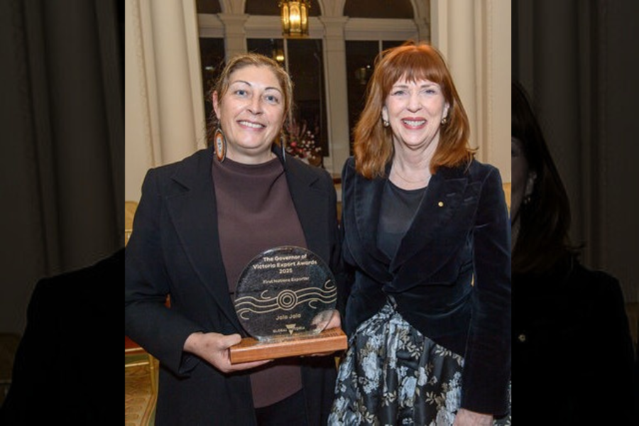 First Nations Export Award winner Sharon Brindley from Jala Jala, with Governor of Victoria the Hon. Margaret Gardner AC