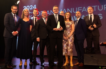 Award Presenter Tim Ada with the winner of the Manufacturer of the Year – Large Business CSL. Andrew Hodder, Manufacturing and Site Head, CSL Behring Broadmeadows, holds the trophy.