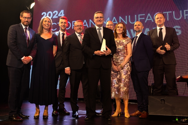 Award Presenter Tim Ada with the winner of the Manufacturer of the Year – Large Business CSL. Andrew Hodder, Manufacturing and Site Head, CSL Behring Broadmeadows, holds the trophy.